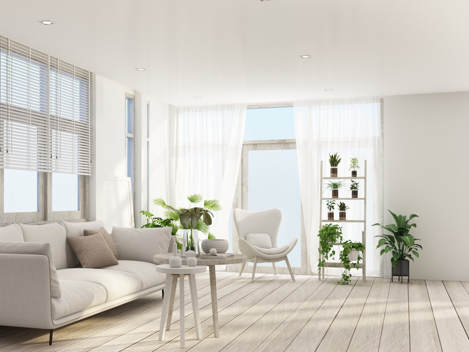 Erleben Sie zeitlose Eleganz mit exklusiven Massivholzdielen von Ihrem Fachhandel in Gronau, die natürliche Wärme und höchste Beständigkeit in Ihr Zuhause bringen. Unsere hochwertigen Echtholzböden sind die ideale Wahl für ein gesundes Raumklima und ein luxuriöses Wohnambiente mit individuellem Charakter.  Bildbeschreibung Ein sehr helles, minimalistisch eingerichtetes Wohnzimmer im skandinavischen Stil mit einem Boden aus hellen Massivholzdielen. Die Dielen weisen eine dezente Maserung und sichtbare Fugen auf, die dem Raum Struktur verleihen. Zur Einrichtung gehören ein cremeweißes Sofa mit Zierkissen, zwei schlichte Rundtische, ein heller Ohrensessel und ein Holzregal mit verschiedenen Zimmerpflanzen. Große Fensterfronten mit weißen Lamellenjalousien und transparenten Vorhängen lassen viel Tageslicht herein, das lange Schatten auf den Holzboden wirft.